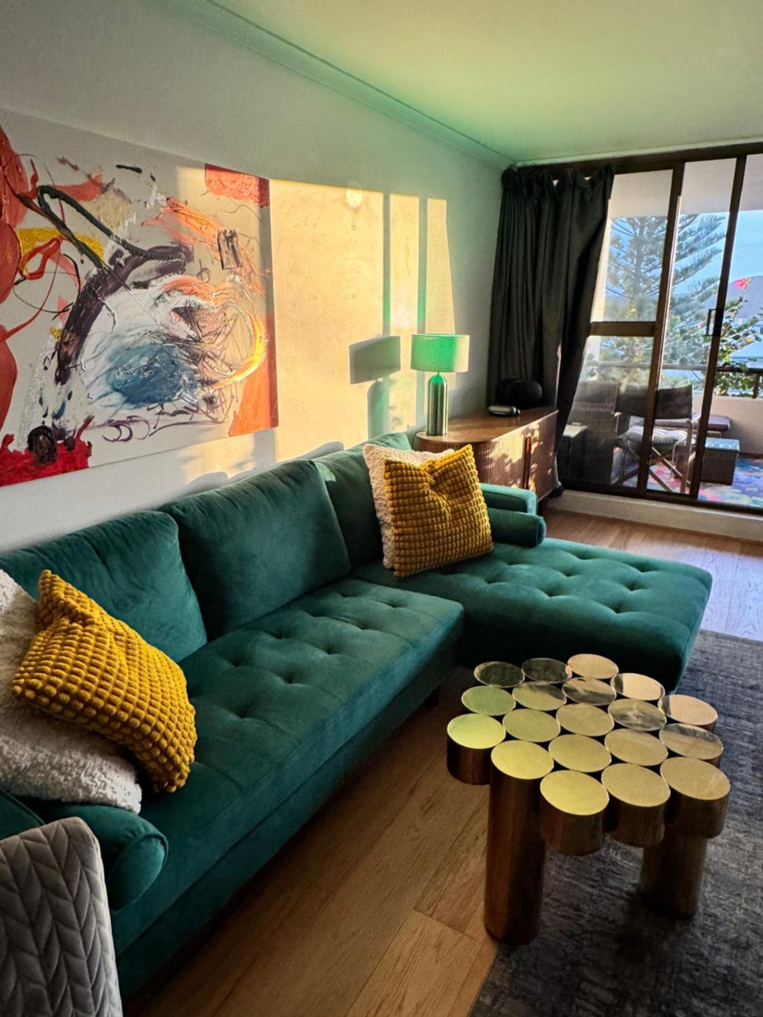 Bed & Breakfast Room With Private Bathroom At Manly Central Waterview Apartment