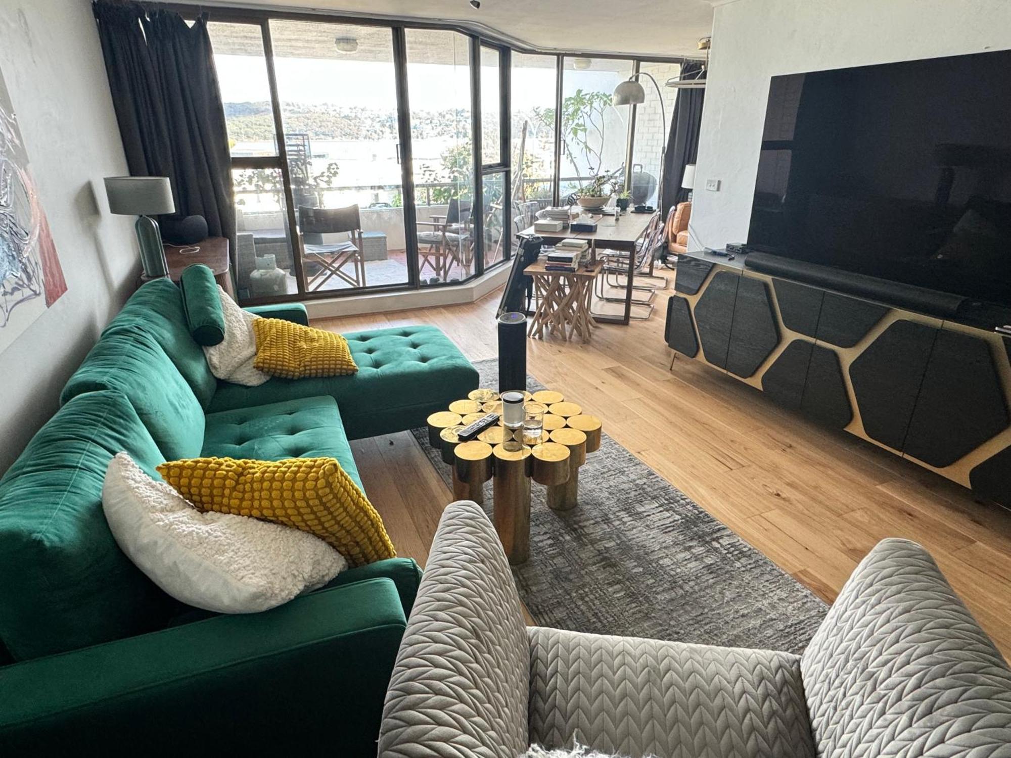 Bed & Breakfast Room With Private Bathroom At Manly Central Waterview Apartment Sydney