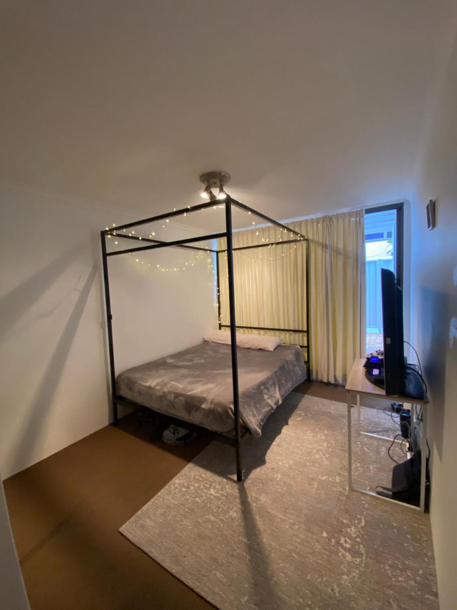Room With Private Bathroom At Manly Central Waterview Apartment Bed & Breakfast *