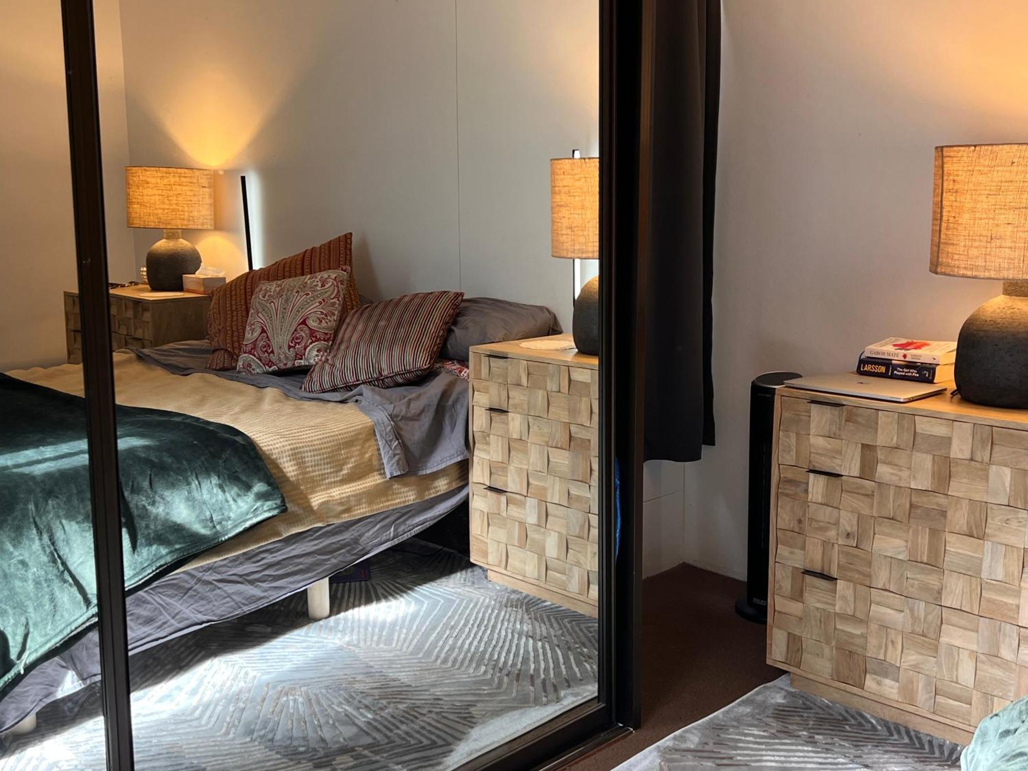 Room With Private Bathroom At Manly Central Waterview Apartment Bed & Breakfast Sydney